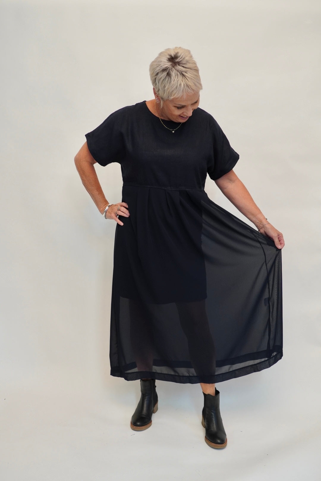 Pleats of Rosie - Navy
