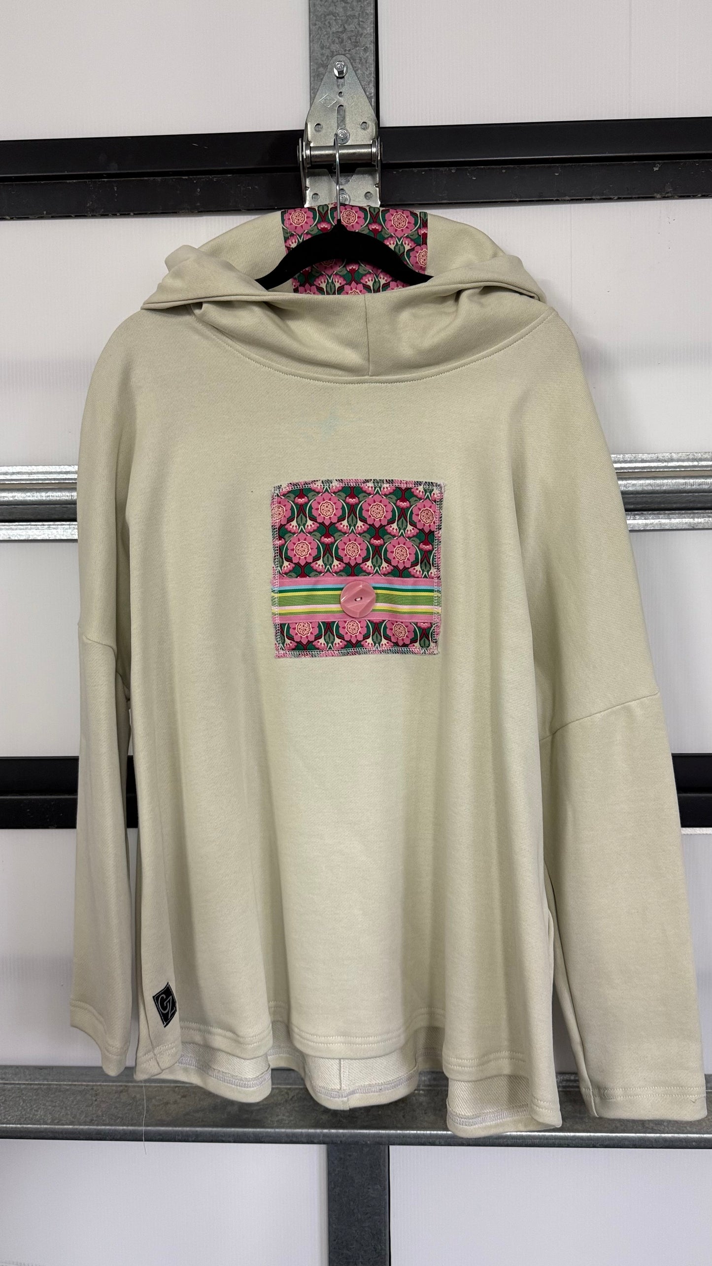 Goodie Hoodie - Cream with Trim