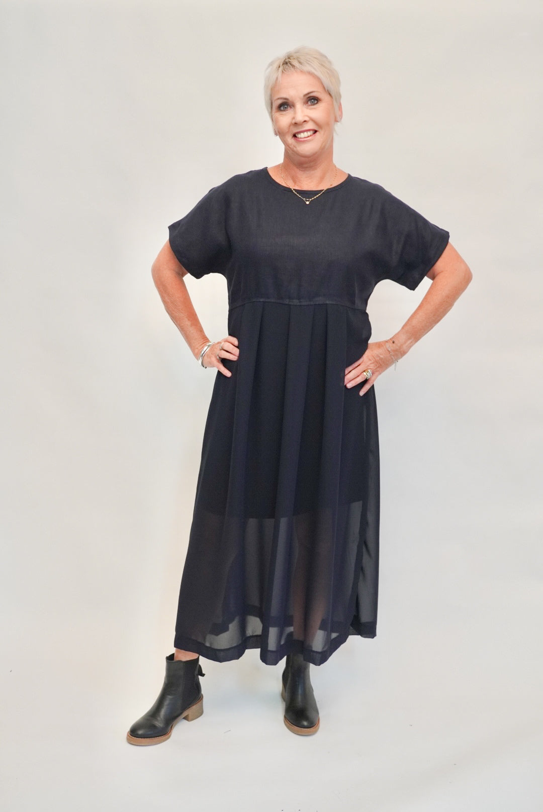 Pleats of Rosie - Navy