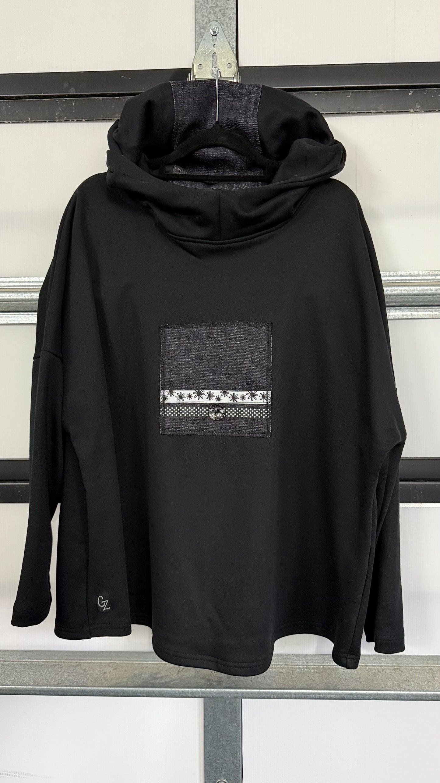 Goodie Hoodie - Black