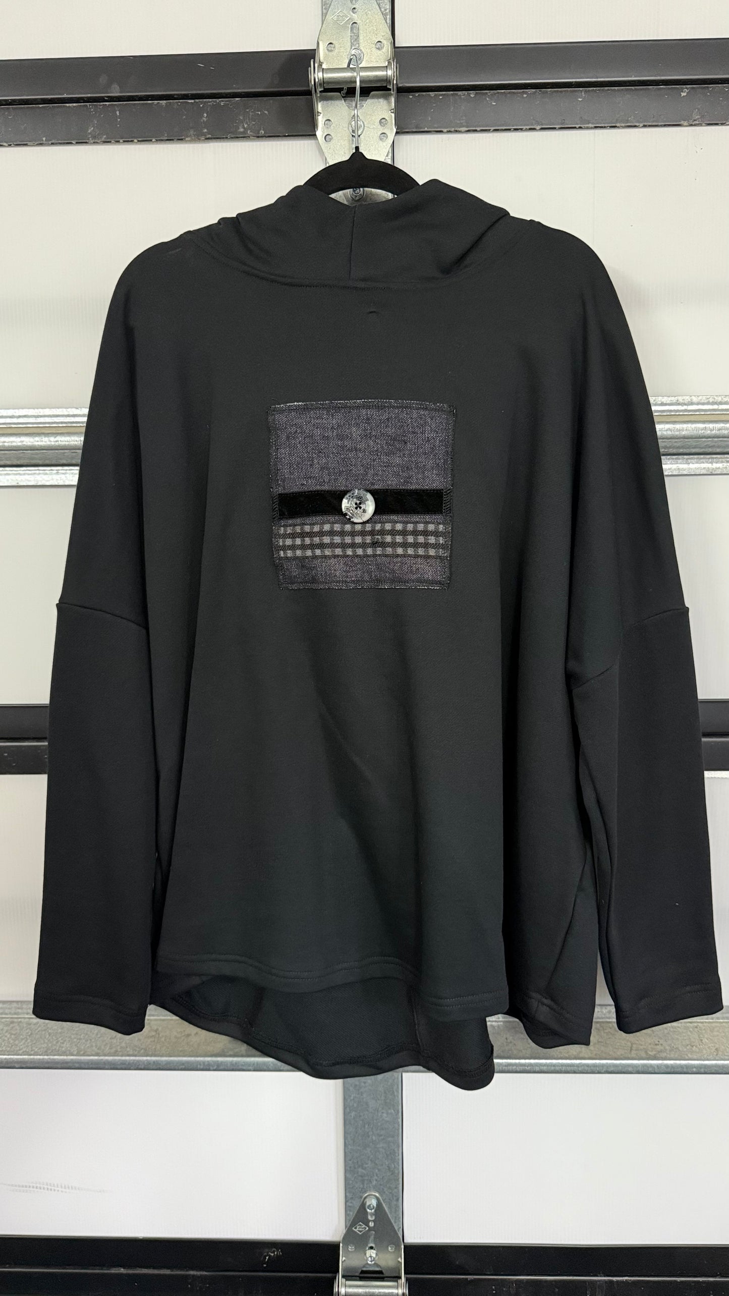 Goodie Hoodie - Black