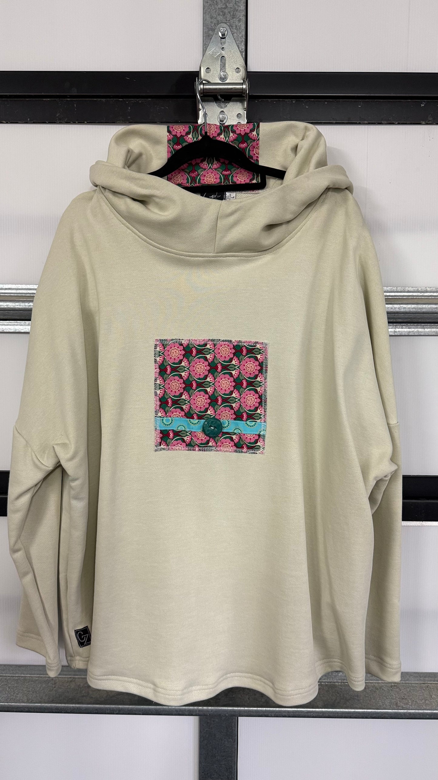 Goodie Hoodie - Cream with Trim